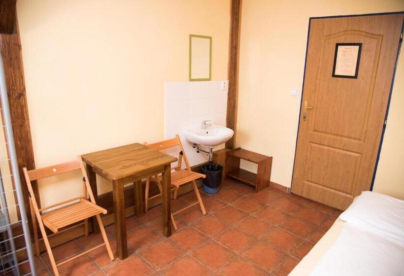 اتاق استاندارد یک تخته با سرویس بهداشتی مشترک, Pension 15 Homér