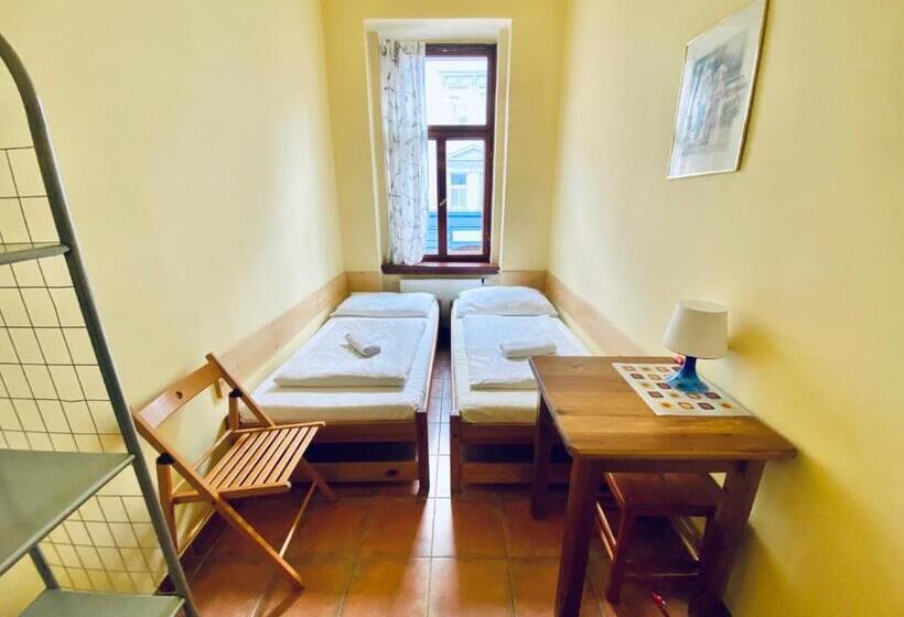 اتاق استاندارد با سرویس بهداشتی مشترک, Pension 15 Homér