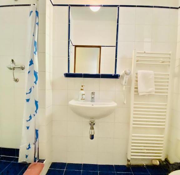 آپارتمان 1 خوابه همکف, Pension 15 Homér