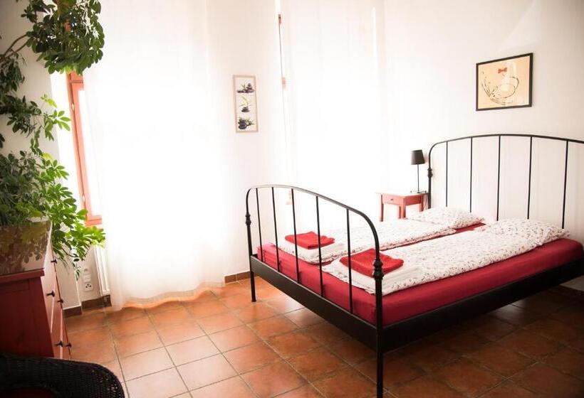 اتاق استاندارد, Pension 15 Homér