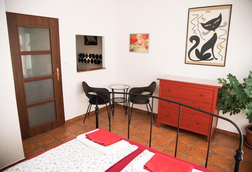 اتاق استاندارد, Pension 15 Homér