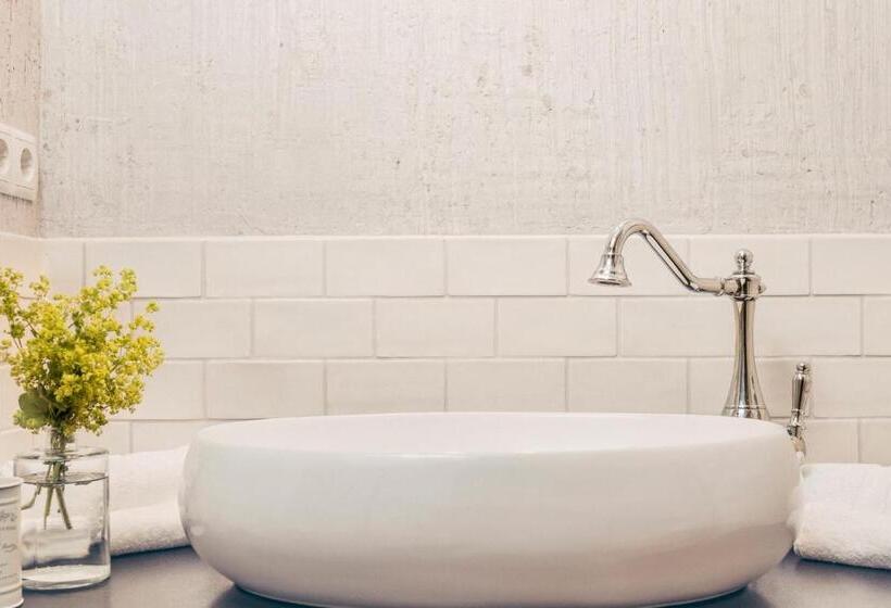 Апартаменты 1 Спальня, Emma S Kleines