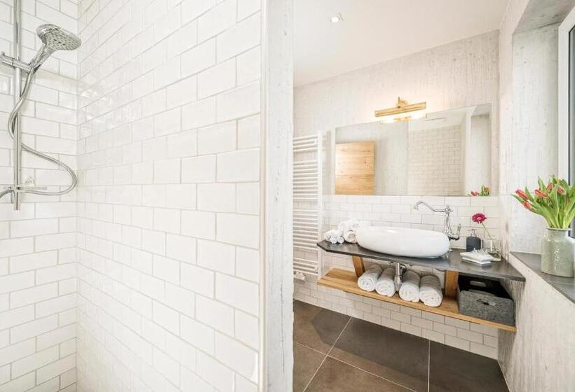 Апартаменты 1 Спальня, Emma S Kleines