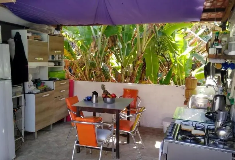 ルームシェアのワンベッド, Hostel Freedive Inn