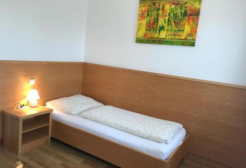 Номер Стандарт Индивидуальный, Vogelhubergut Familie Scherleithner