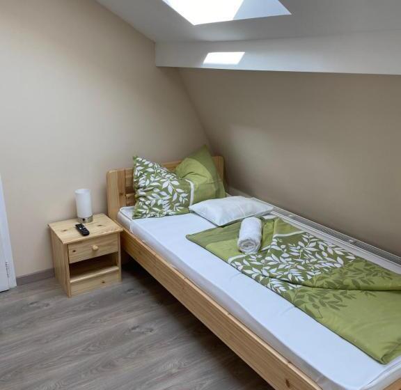 标准间, Kiskakas étterem