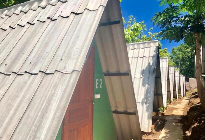 بنجلو قياسى, Pai Circus Hostel