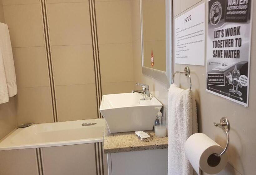 キッチン付きスタンダードルーム, Sir Roys Guest House