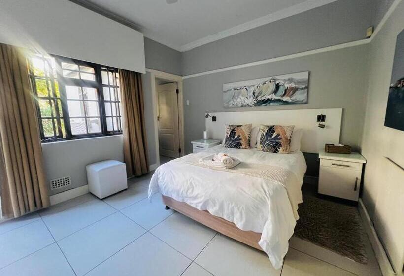 スタンダードルーム, Sir Roys Guest House