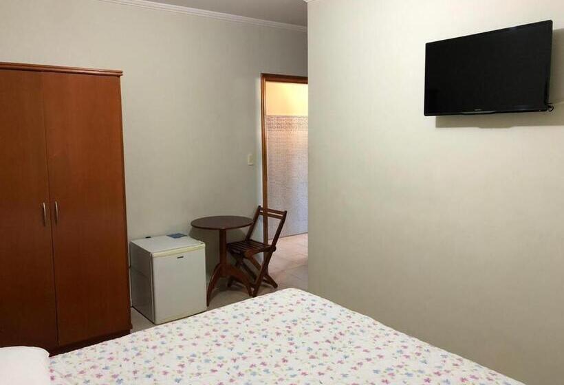 StandaardKamer, Pousada Das águas