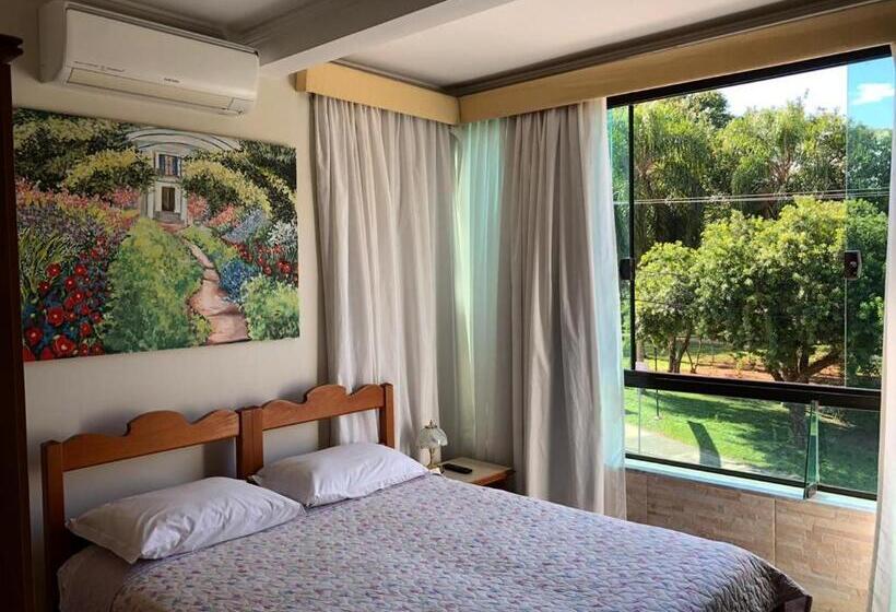 StandaardKamer, Pousada Das águas