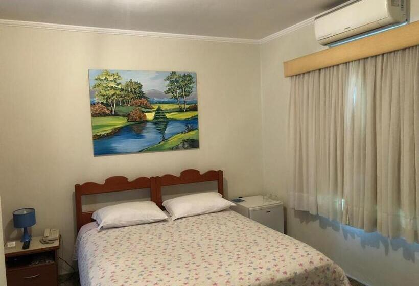 StandaardKamer, Pousada Das águas