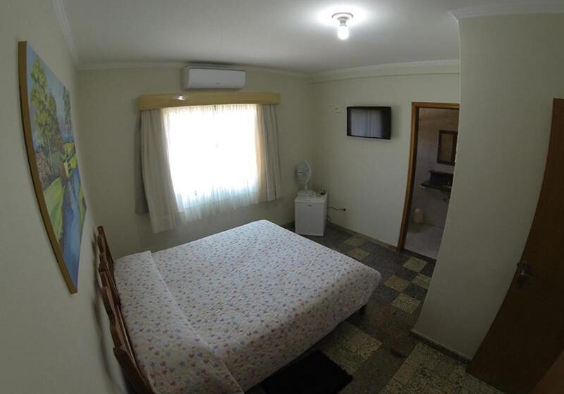 StandaardKamer, Pousada Das águas