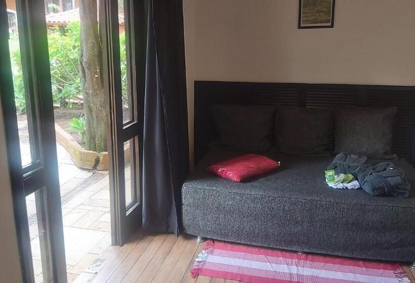 Standaard Studio, Refúgio Serra Negra