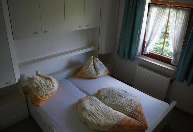 1 Bedroom Apartment Lake View, Appart Pension Seehang