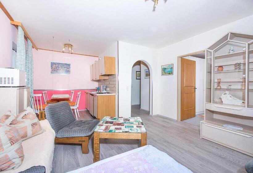 1 Bedroom Apartment Lake View, Appart Pension Seehang