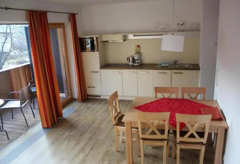 Huoneisto 2 Makuuhuonetta, Gästehaus Braunegger
