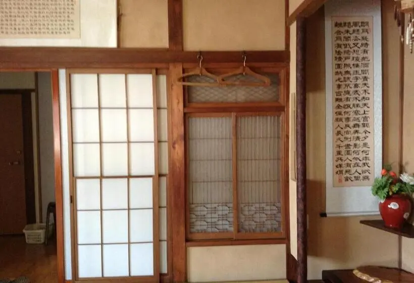 バス共有のスタンダードルーム, Wataya Inn