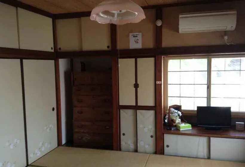 バス共有のスタンダードルーム, Wataya Inn