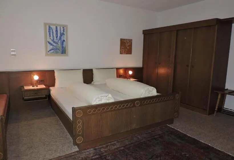 Standard Room, Pension Wallnöfer