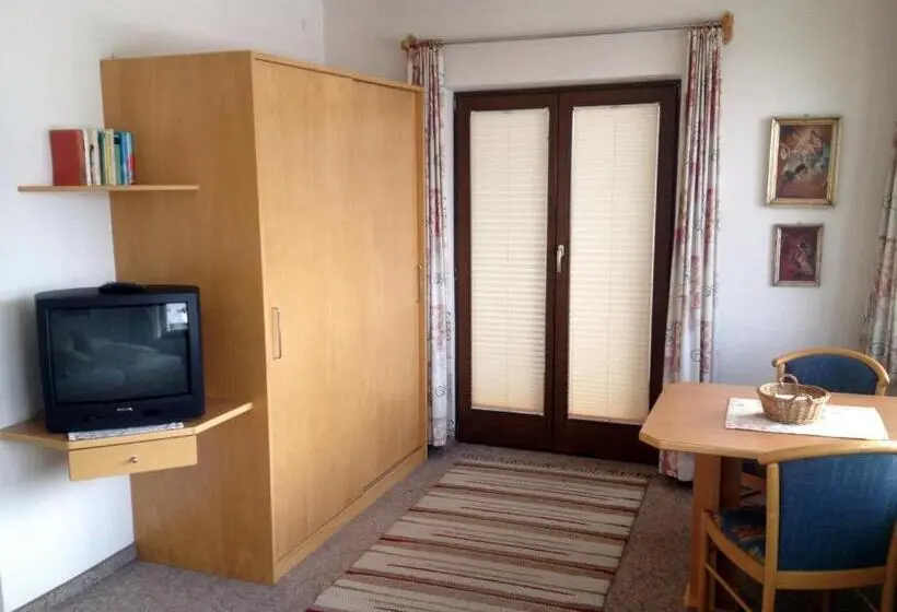 Standard Room, Pension Wallnöfer