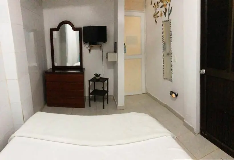 スタンダードルーム, Hostal Mom Mariela