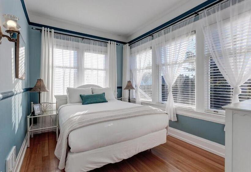غرفة قياسية سرير ملكى, Nantucket Inn  Anacortes
