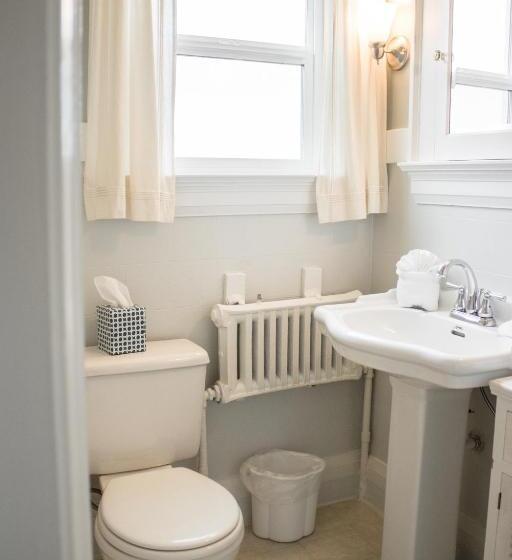 스탠다드 룸 킹사이즈 침대, Nantucket Inn  Anacortes