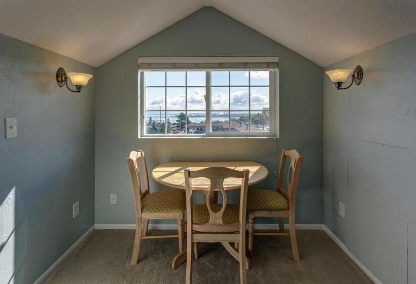 스위트, Nantucket Inn  Anacortes