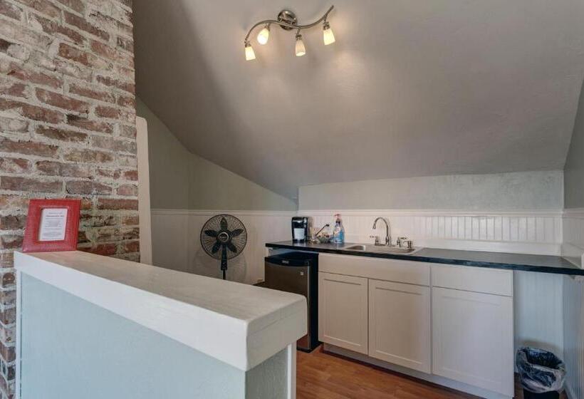 스위트, Nantucket Inn  Anacortes