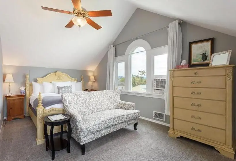 Deluxe Kolmen Hengen Huone Näkymä, Nantucket Inn  Anacortes