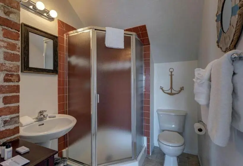Deluxe Kolmen Hengen Huone Näkymä, Nantucket Inn  Anacortes