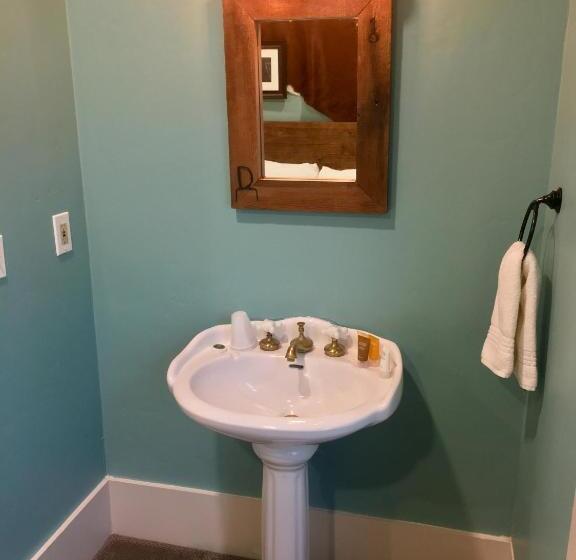 스탠다드 룸, The Groveland