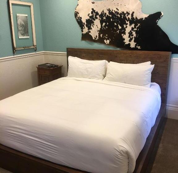 스탠다드 룸 킹사이즈 침대, The Groveland