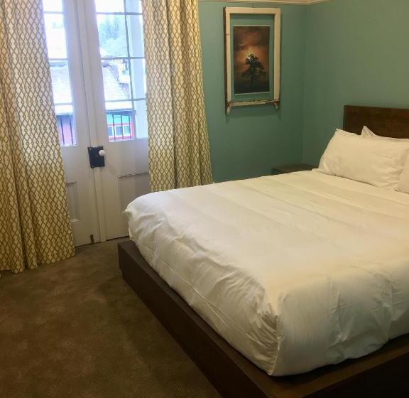 스위트 킹사이즈 침대, The Groveland