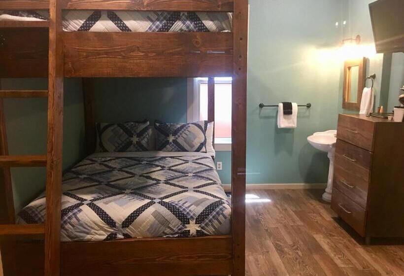 스탠다드 룸 2층 침대, The Groveland