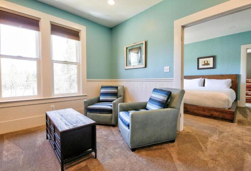 패밀리 스위트, The Groveland