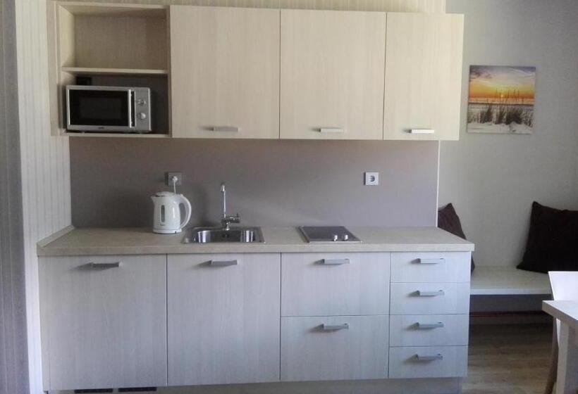 סטודיו משפחתי, Frühstückspension Helmut Koffler