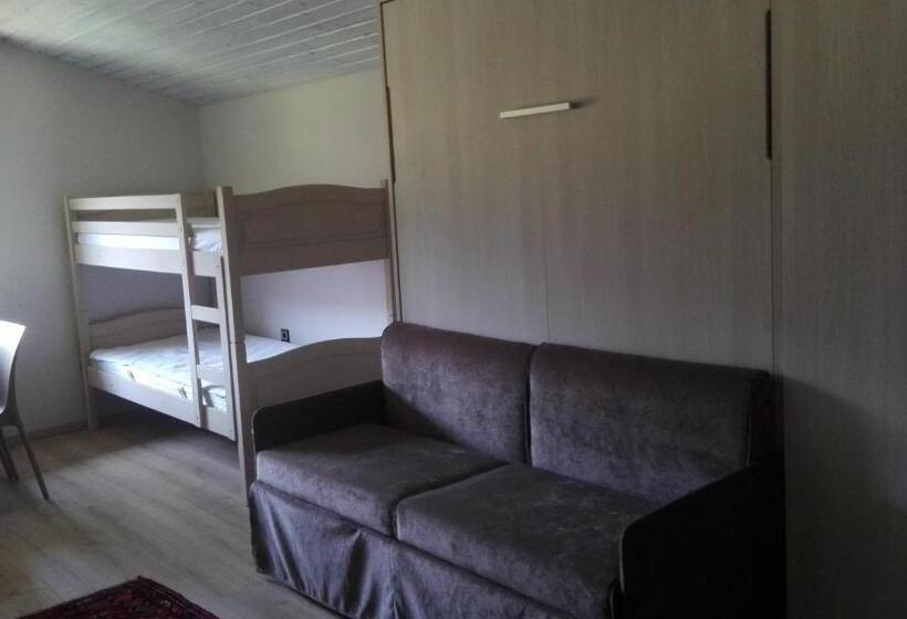 סטודיו משפחתי, Frühstückspension Helmut Koffler