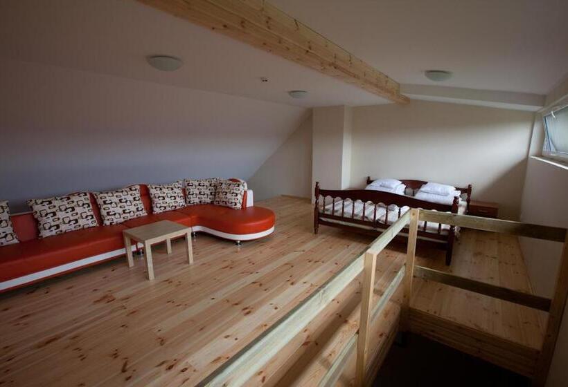 Семейный Номер Deluxe, Love Island 2