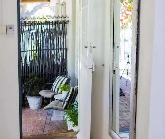 اتاق استاندارد, Elianthe Guesthouse