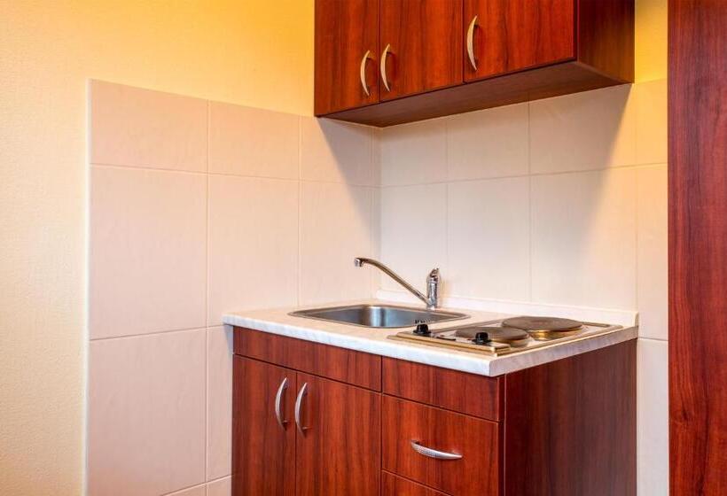 Студия Стандарт, Penzión Ingrid