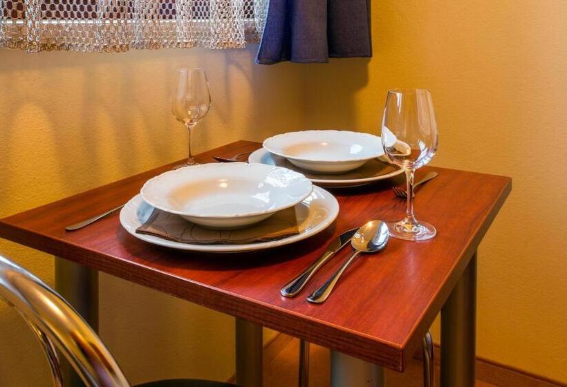 Студия Стандарт, Penzión Ingrid