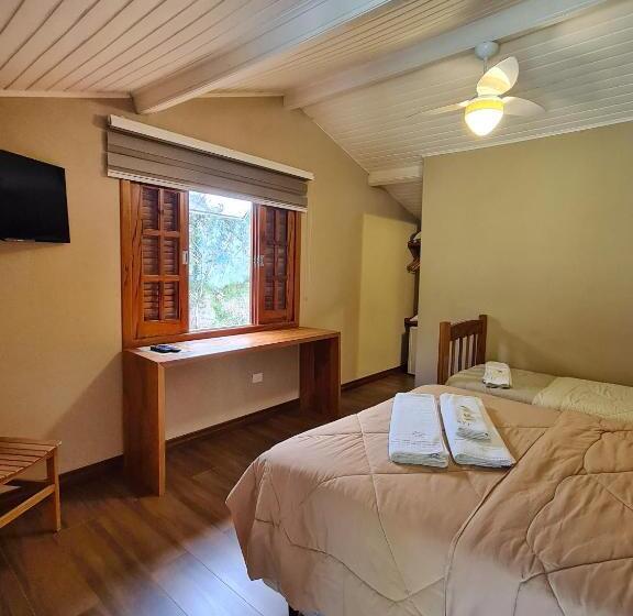 Pokój Standard Trzyosobowy, Pousada Araucaria