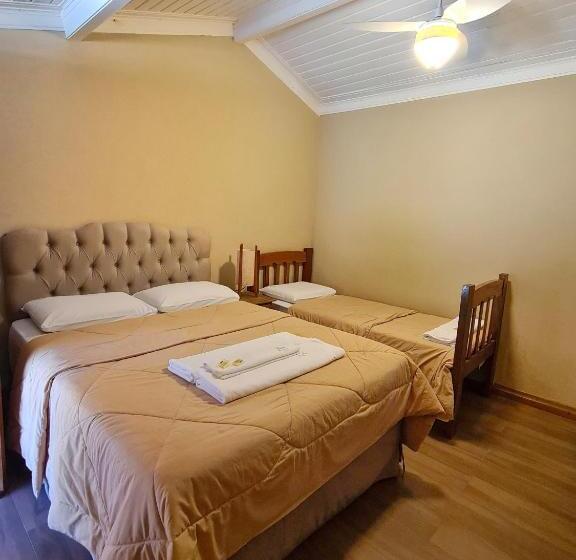 Pokój Standard Trzyosobowy, Pousada Araucaria