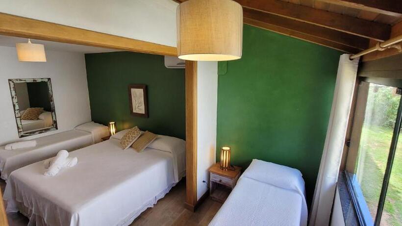 Pokój Klasyczny Czteroosobowy, Pousada Capitao Cook