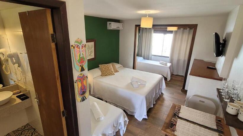 Pokój Klasyczny Czteroosobowy, Pousada Capitao Cook