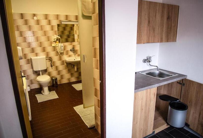 四人标准间, U Dómu Sv. Václava