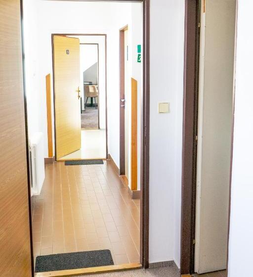 标准间, U Dómu Sv. Václava