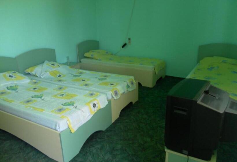 浴室共有スタンダード４人用ルーム, Villa Mari Guest Rooms